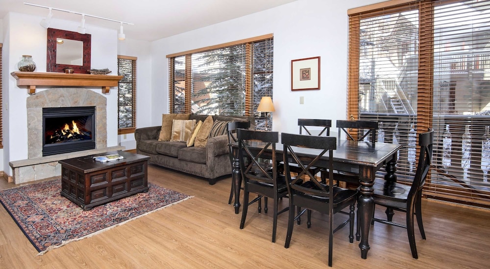 Aspenwood 102 2 Bedroom Condo by RedAwning view 4