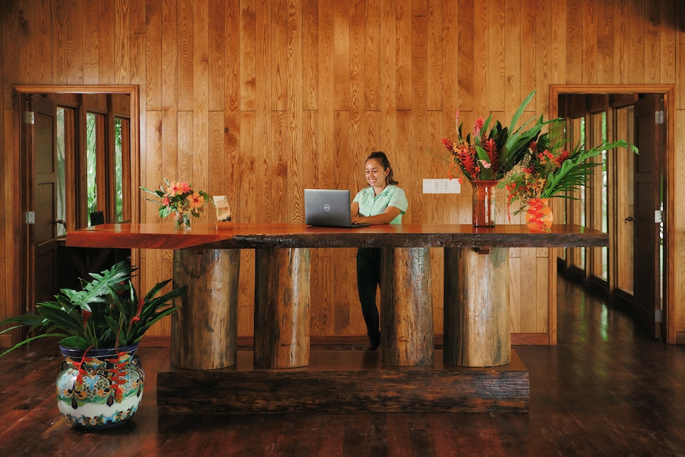 Chan Chich Lodge