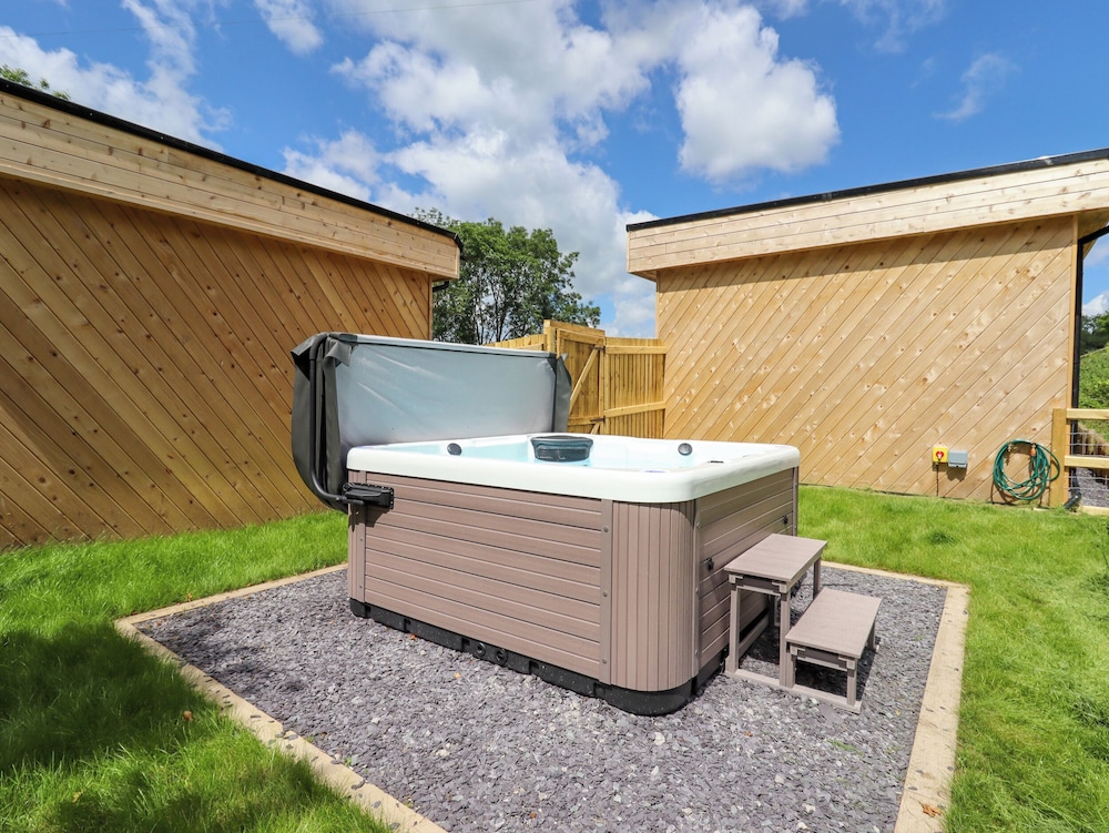 Valley Lodge 4 - North Wales Eco Lodges