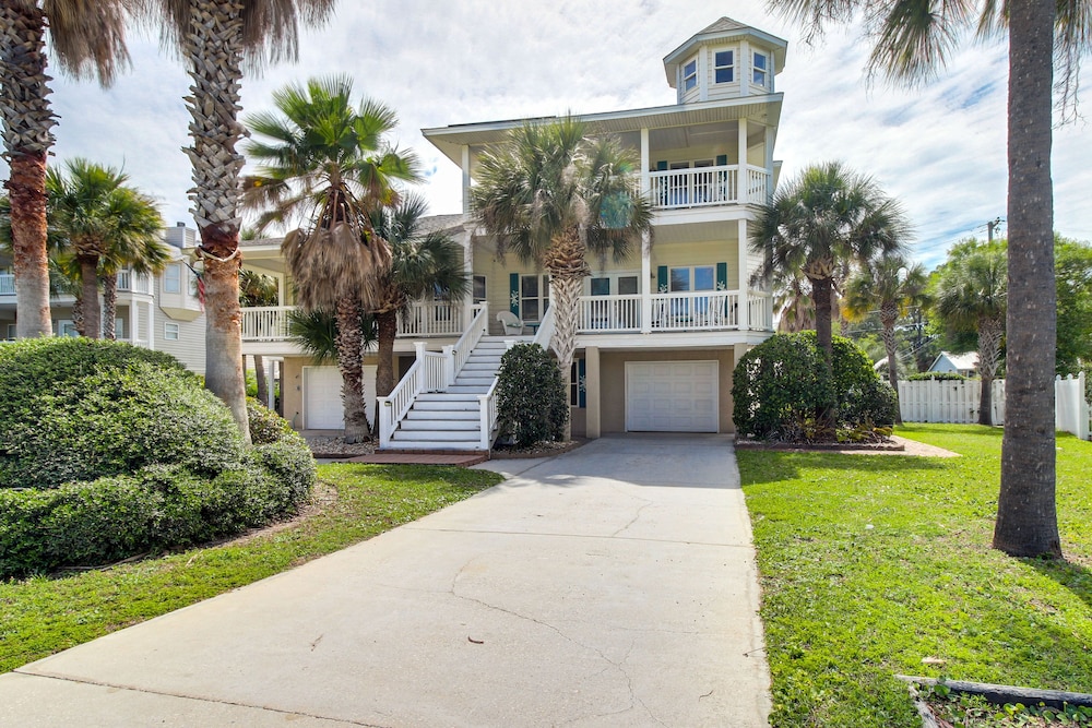 Spacious Tybee Island Retreat w/ Private Pool view 2