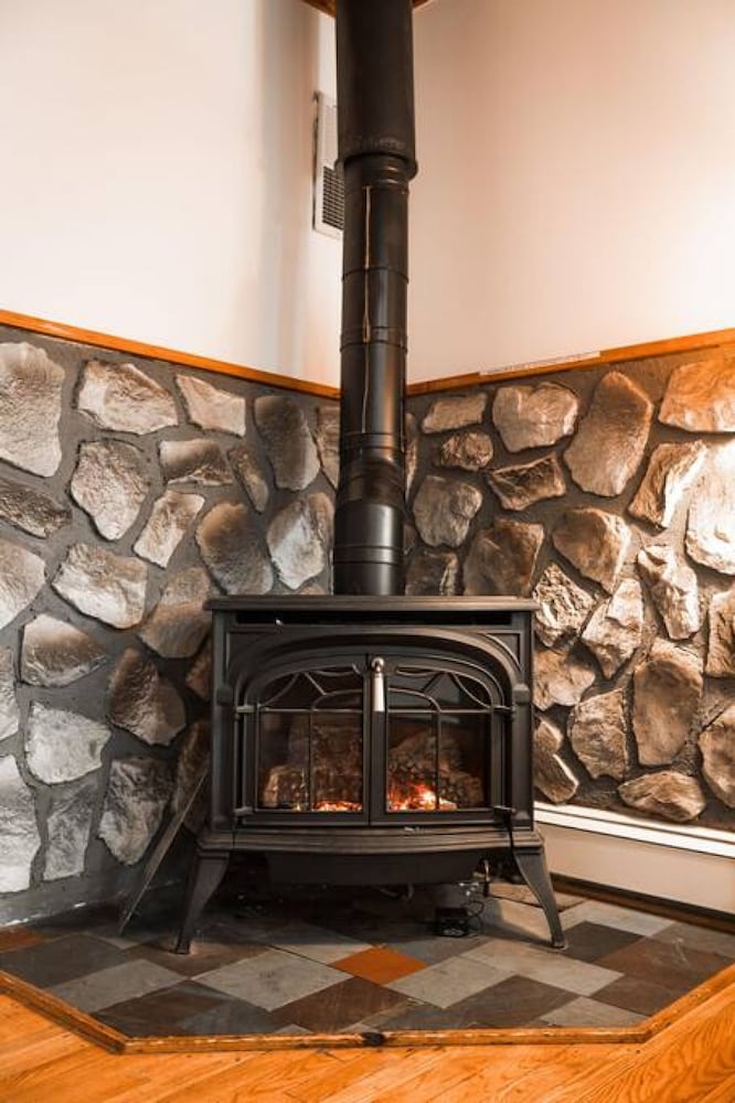 Twin Cabin I - Hot Tub Firepit Hiking Retreat