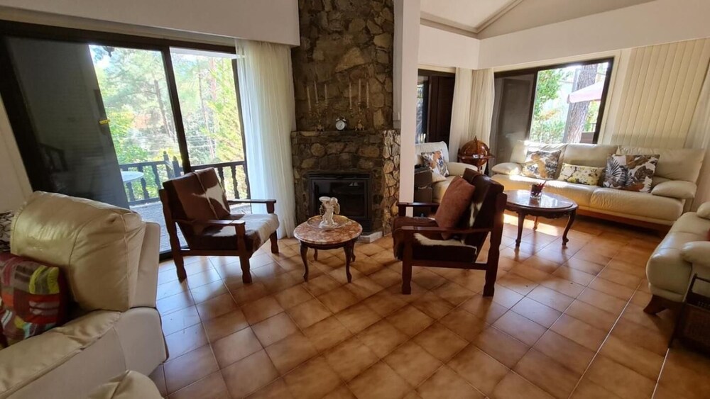 Charming Villa in Moniatis, Cyprus - Private Pool & Garden