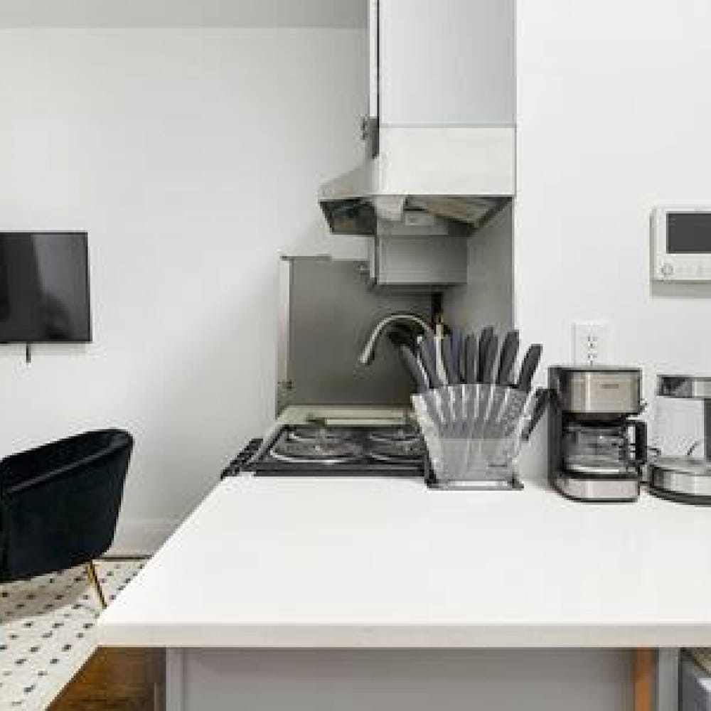91-2a Stylish 3BR 2bth With W D