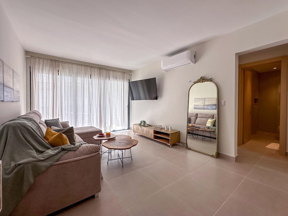 Cozy and Beautiful Apartment at the Beach