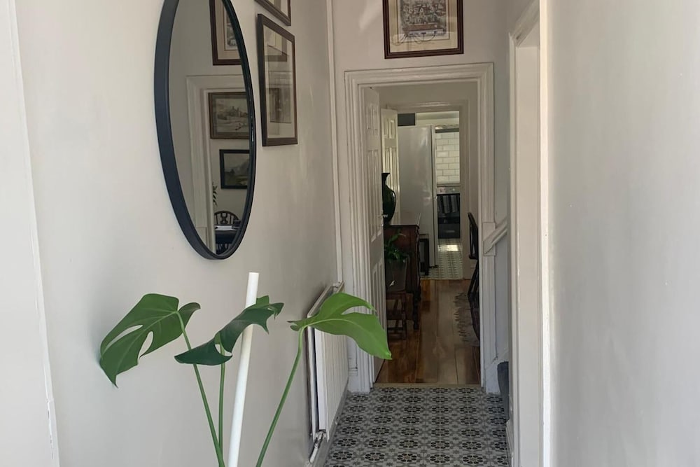 Sleeps 7 Home Blackpool W/free Parking, Bbq, Wifi