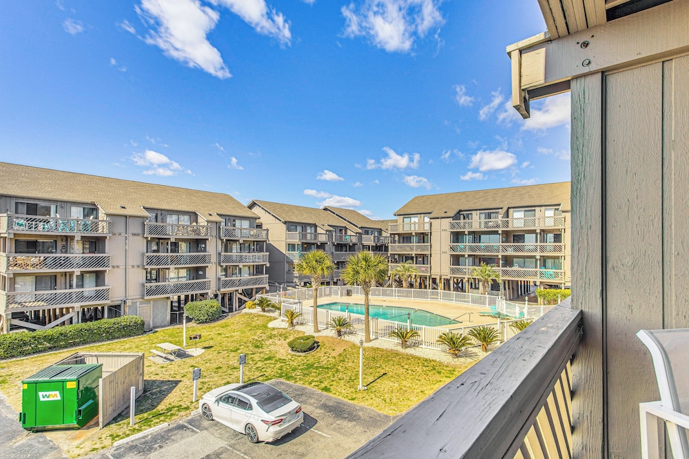 Walk to Ocean: Condo w/ 3 Pools in Myrtle Beach