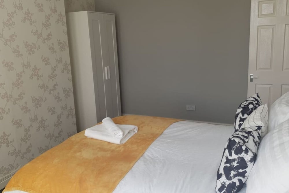 Gateshead's Amethyst 3 Bedroom Apt, Sleeps 6 Guest view 4