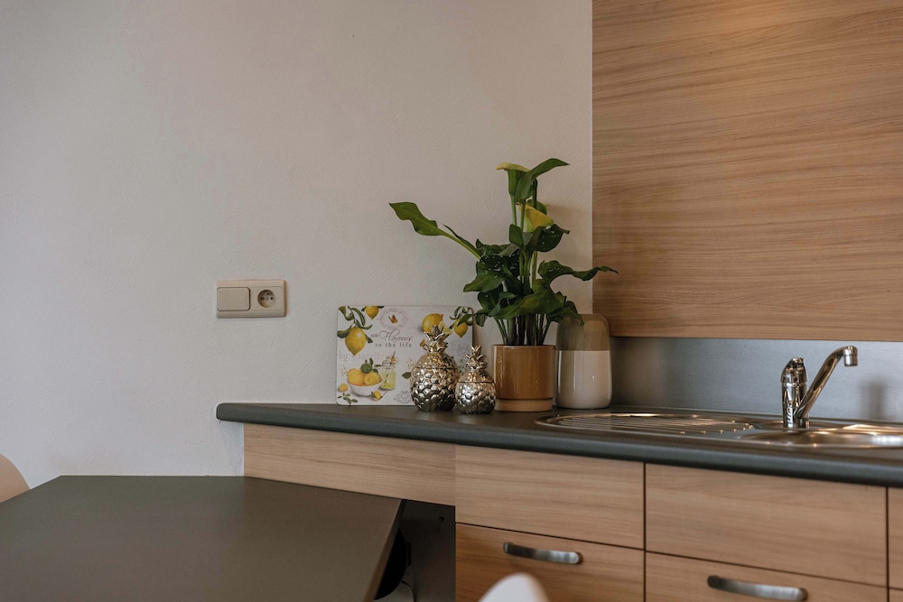 Light-filled Apartment With Lateral sea View