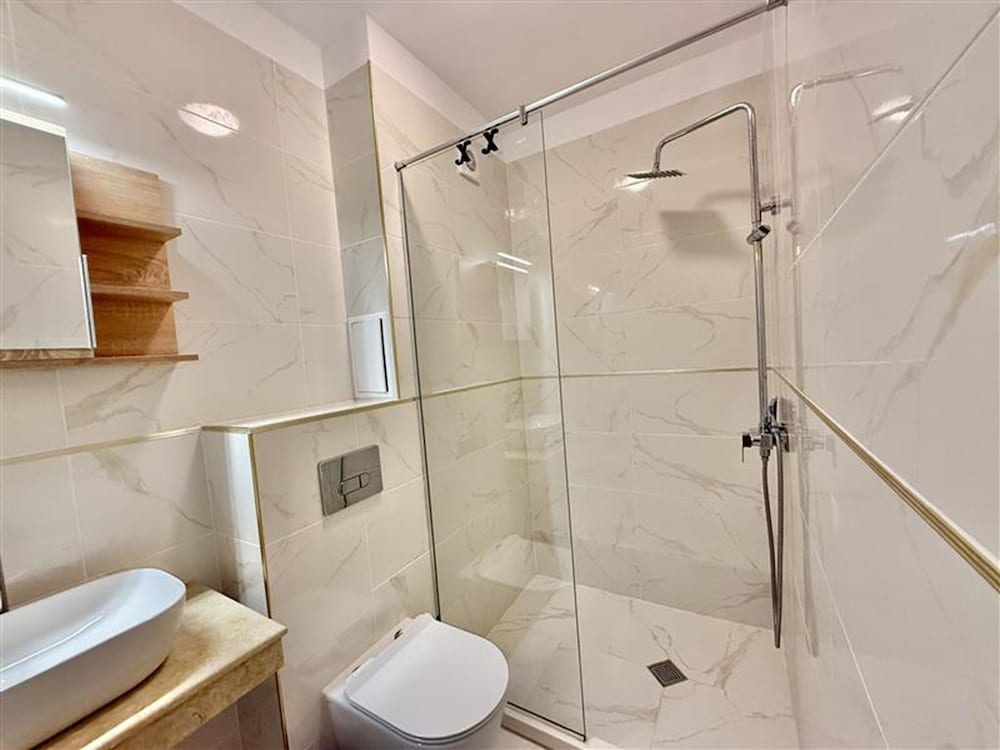Menada Aphrodite Green Apartments