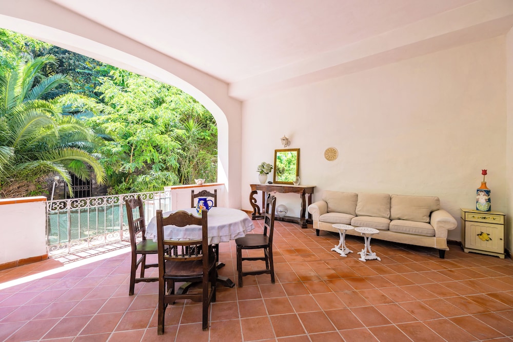 Villa Villari Terrace and Patio by Napoliapartments