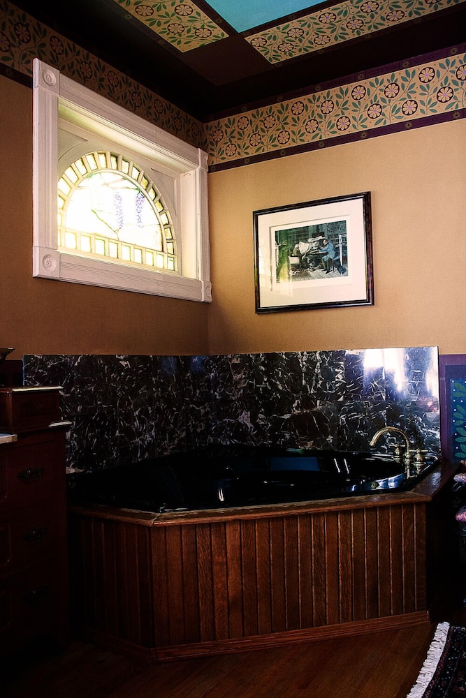 Milwaukee Vacations - Manderley Bed and Breakfast - Property Image 72