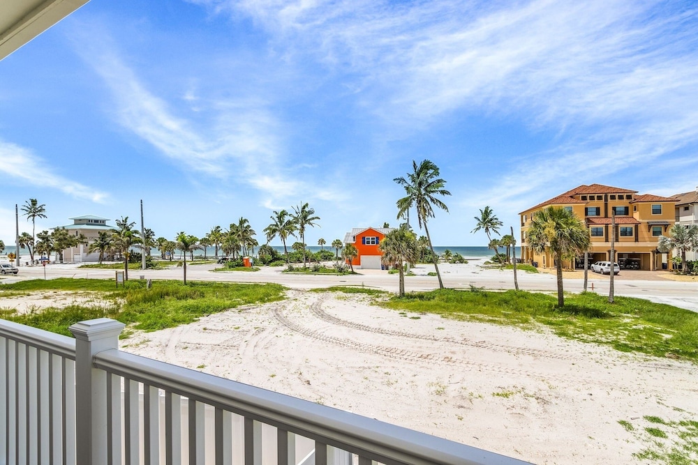 110 Sea Le Vie: 5br/4.5ba Brand New Build W/ Pool! 5 Bedroom Home