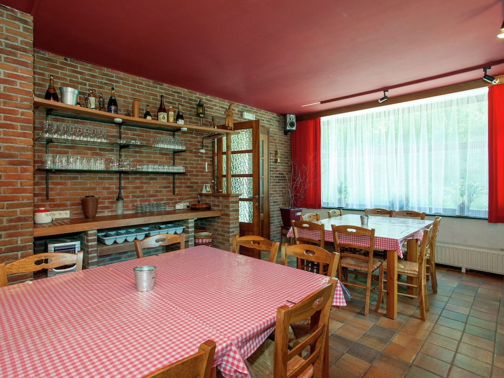 Spacious Holiday Home With Roofed Terrace