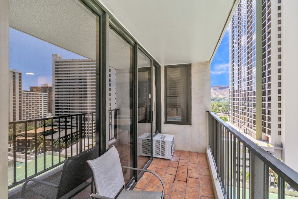 Tower 2 Suite 1208 -QQE by Koko Resort Vacation Rentals