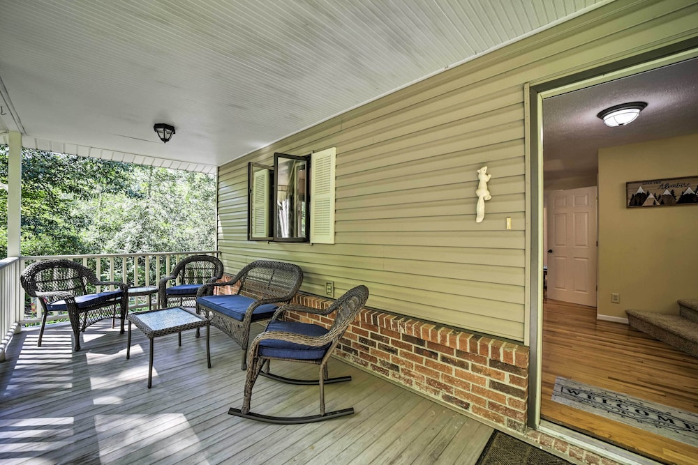 Brevard Retreat ~ 3 Mi to Downtown! view 5
