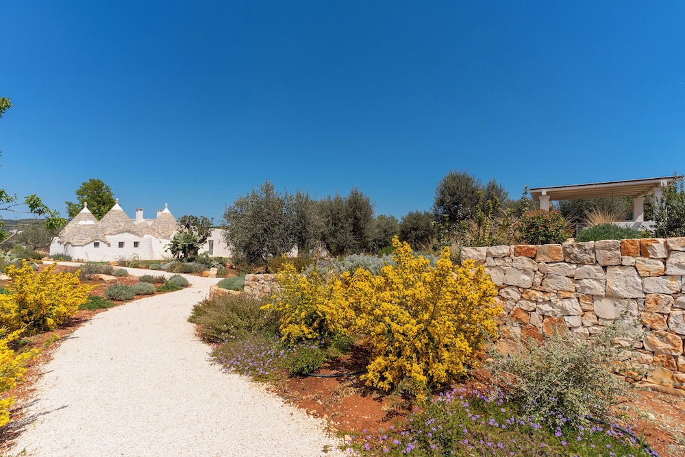 Trullo Pietra Rossa with Pool by Wonderful Italy