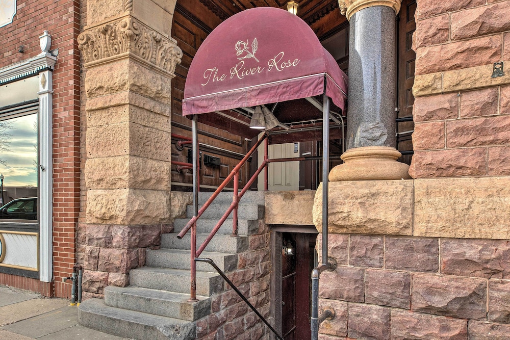 Pet-friendly Apt: 2 Blocks to Riverside Park! view 4