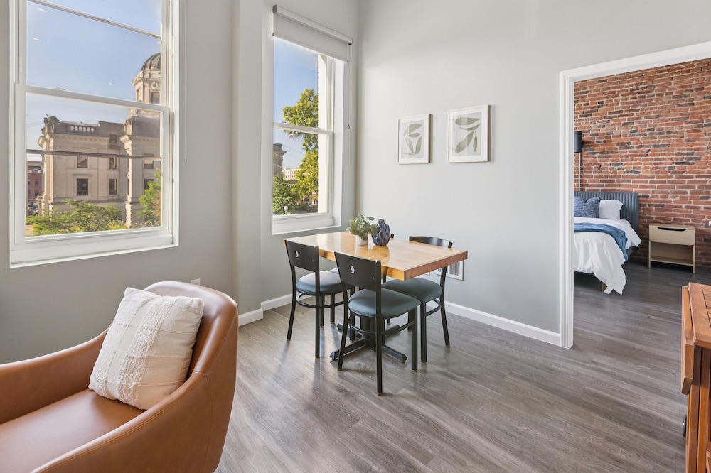 Rustic-industrial Loft With Courthouse Views 3 Bedroom Apts