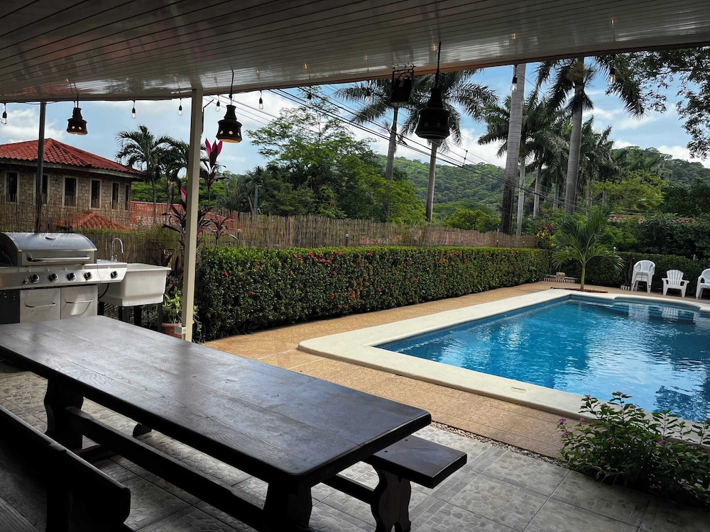 5 min to Beach Private Pool European Style