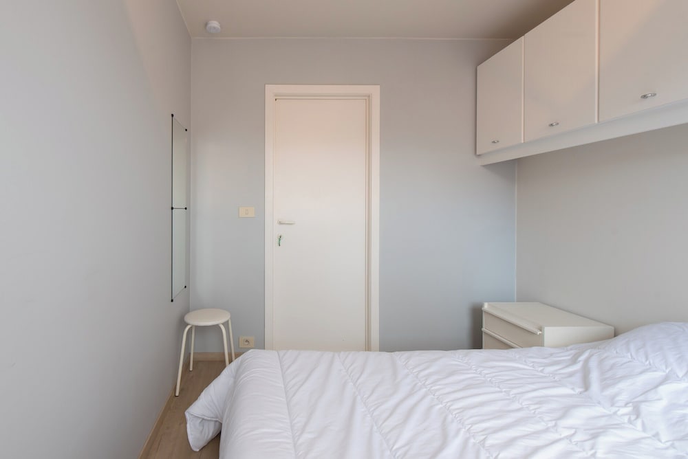 Spacious Apartment With Terrace