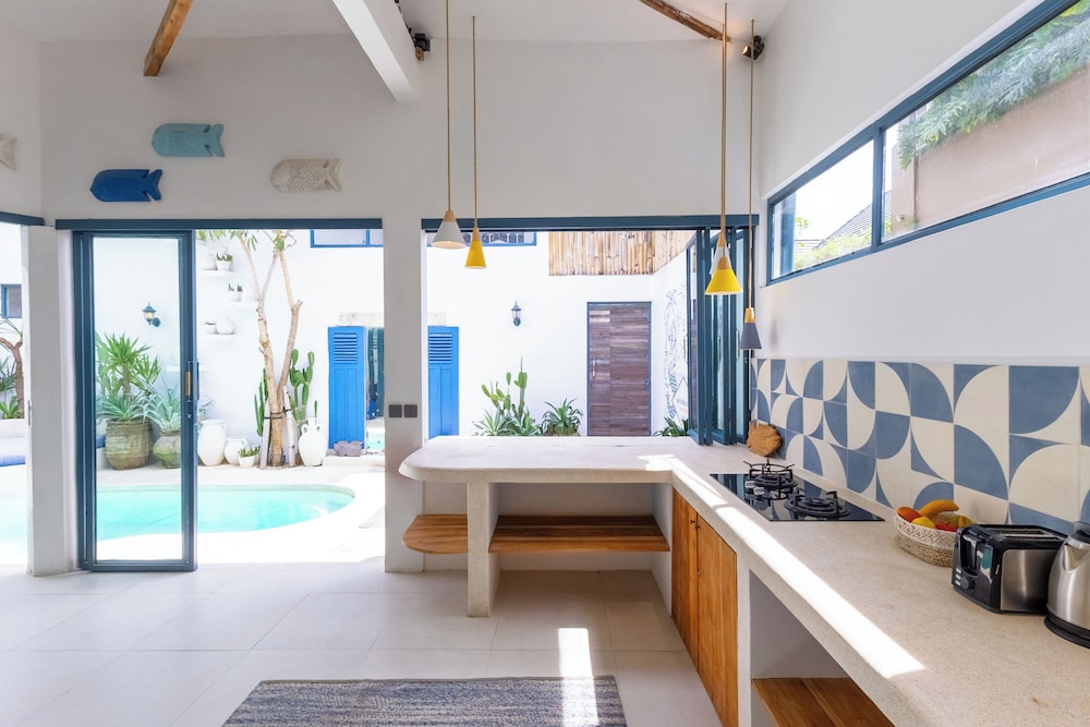Santorini Suites