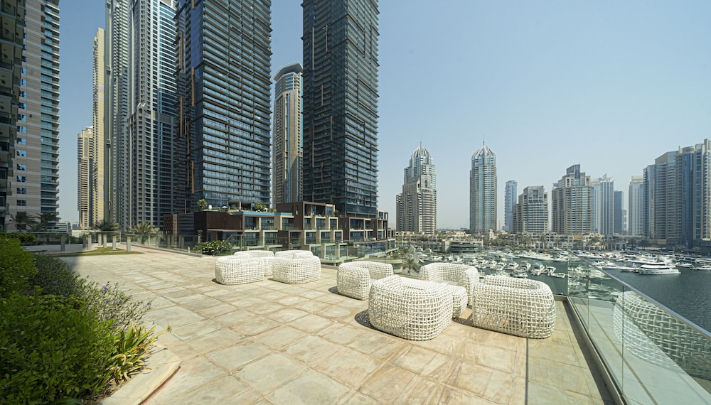 KOHH – 1BR in Cayan Tower
