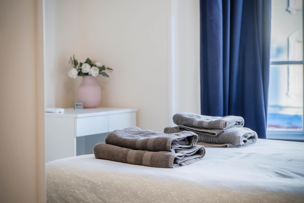 Skokholm Apartment - 3 Bedroom Apartment - Tenby