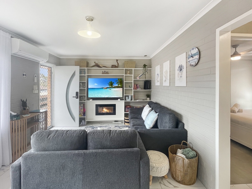 Serene Coastal Retreat With Carport