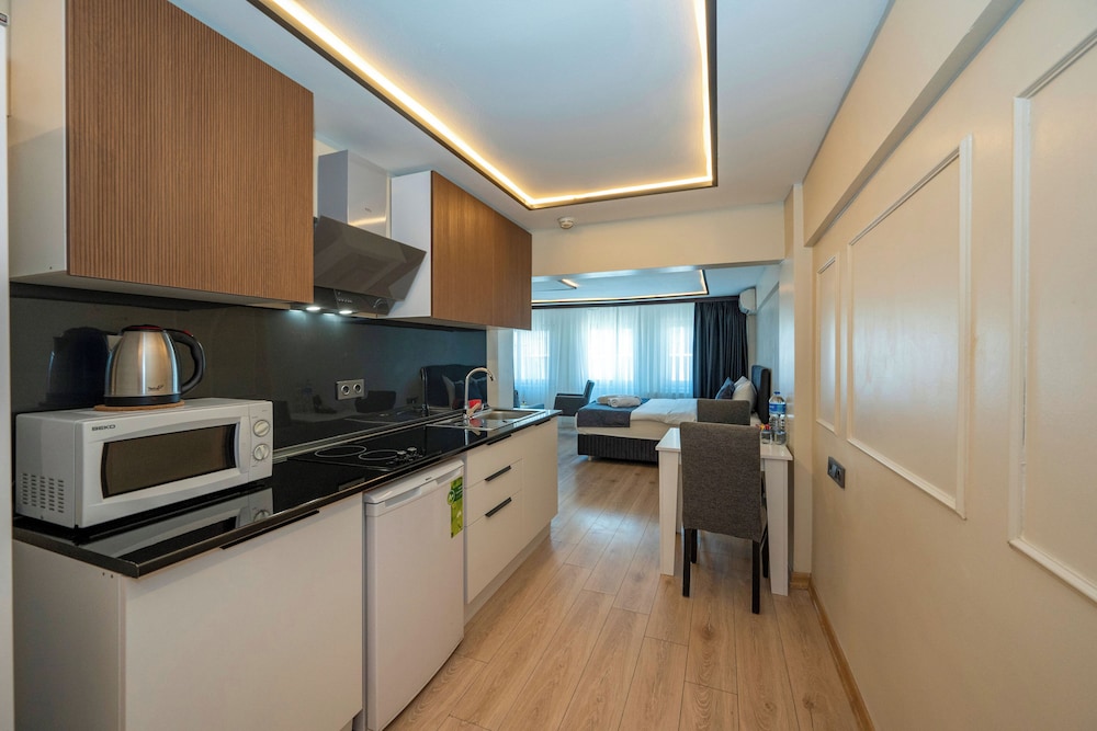 Aiza Suites - Image 25