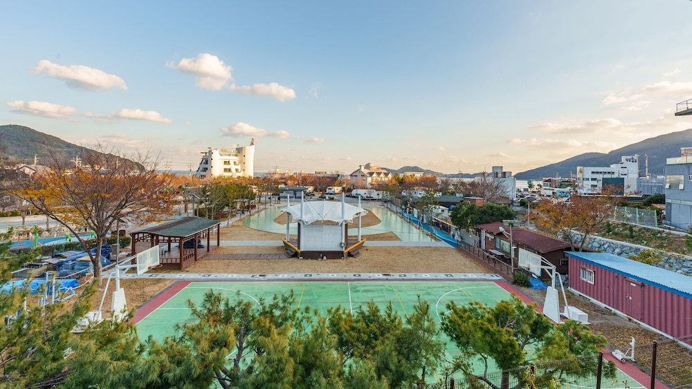 Geoje Peugeot Gomsol Petfriendly Pension