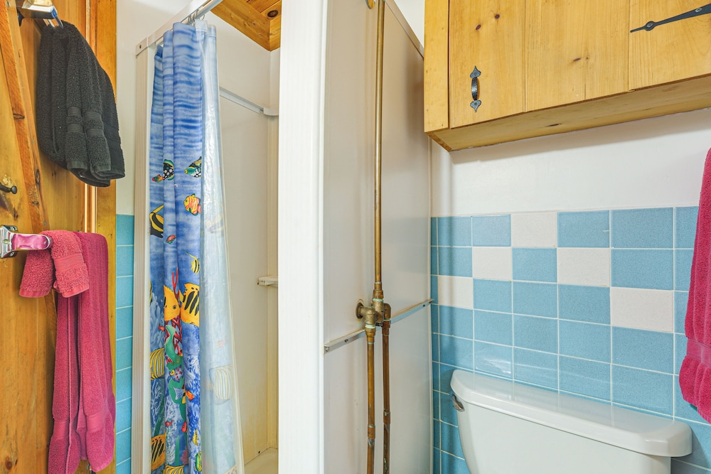 Quiet  Remote Cottage on Panther Pond! - Property Image 3