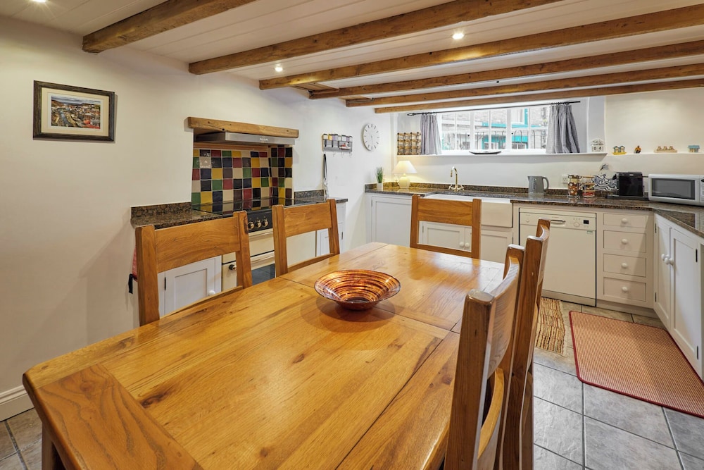 Host Stay Hampdon Cottage view 5