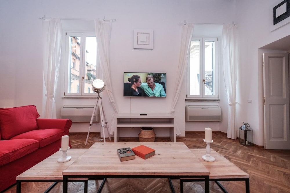 Regal Home in Trastevere