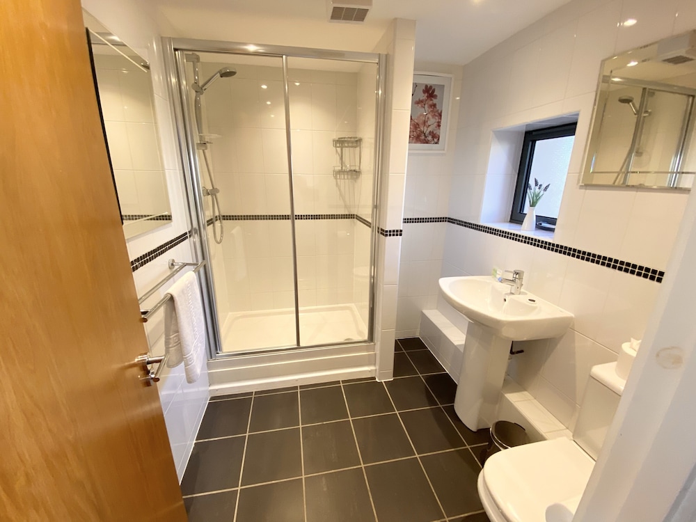 Oxford Vacations - Oxford Castle View Apartment - Property Image 6
