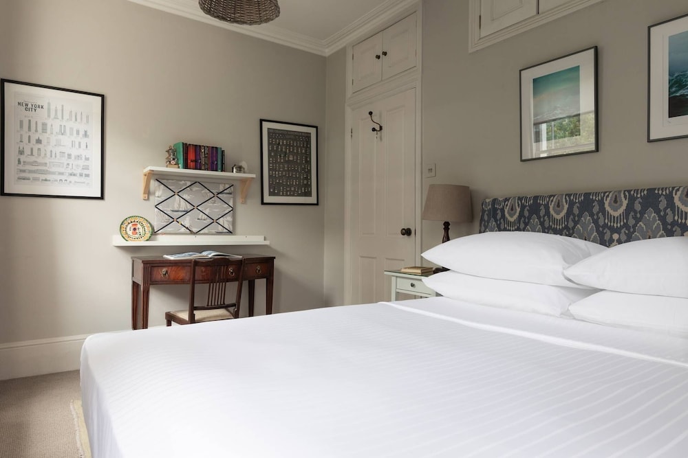 Alderney Street V by Onefinestay