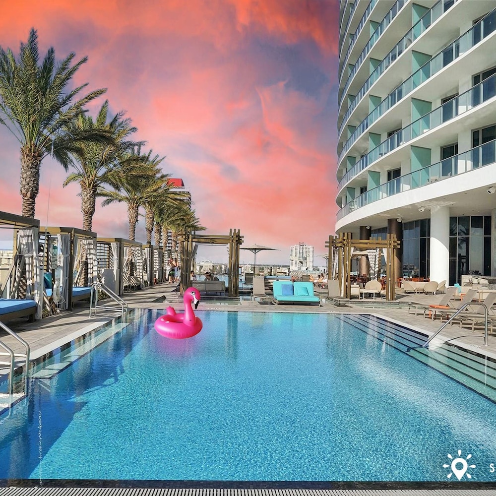 Rooftop Pool Oceanview Balcony Beachfront Resort
