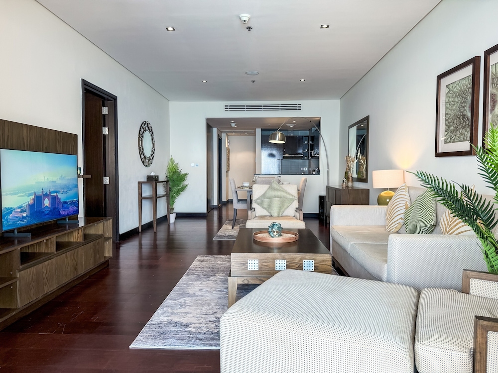 Resort Apartments - Royal Amwaj North