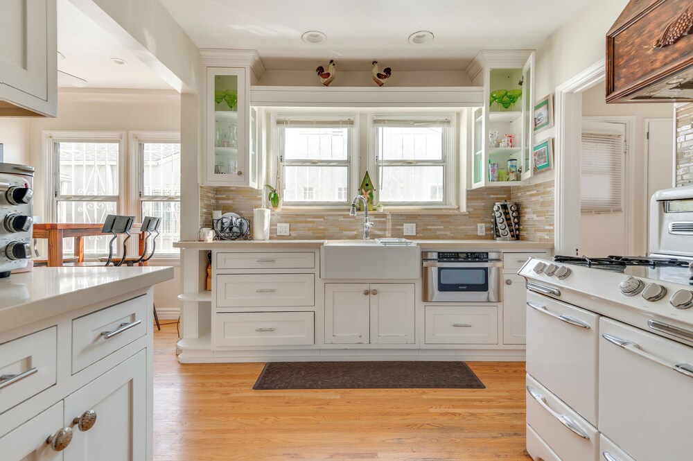5 Mi to Sofi Stadium: Charming Family Home!