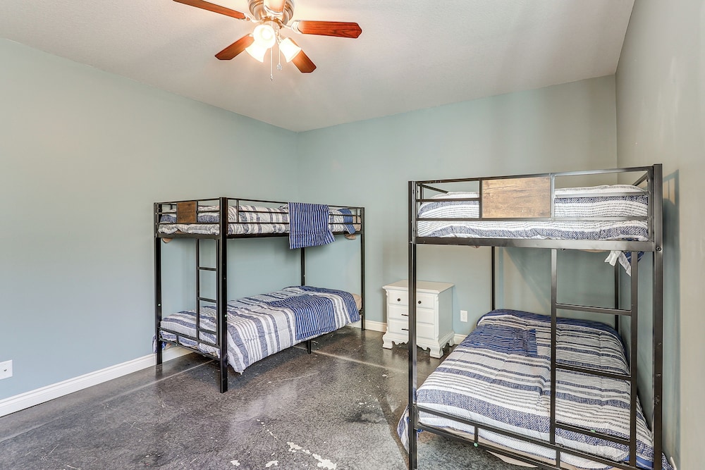 Balcony & Patio: Spacious Home in Bel Aire!
