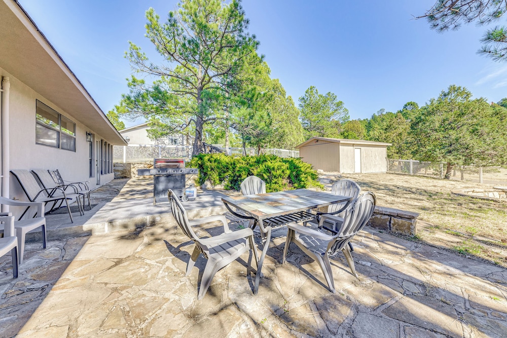 Spacious Ruidoso Home w/ Patio & Mountain Views!