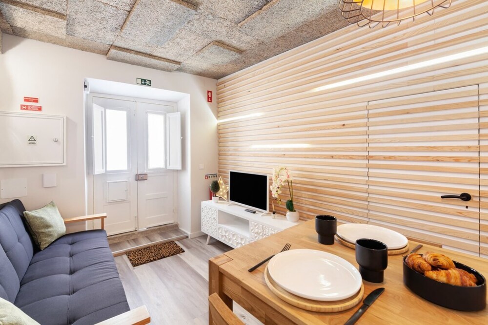 Cosy 1 Bedroom Apartment in St George's Castle view 3
