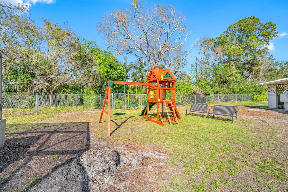 The Perfect Family Retreat w Pool and Games