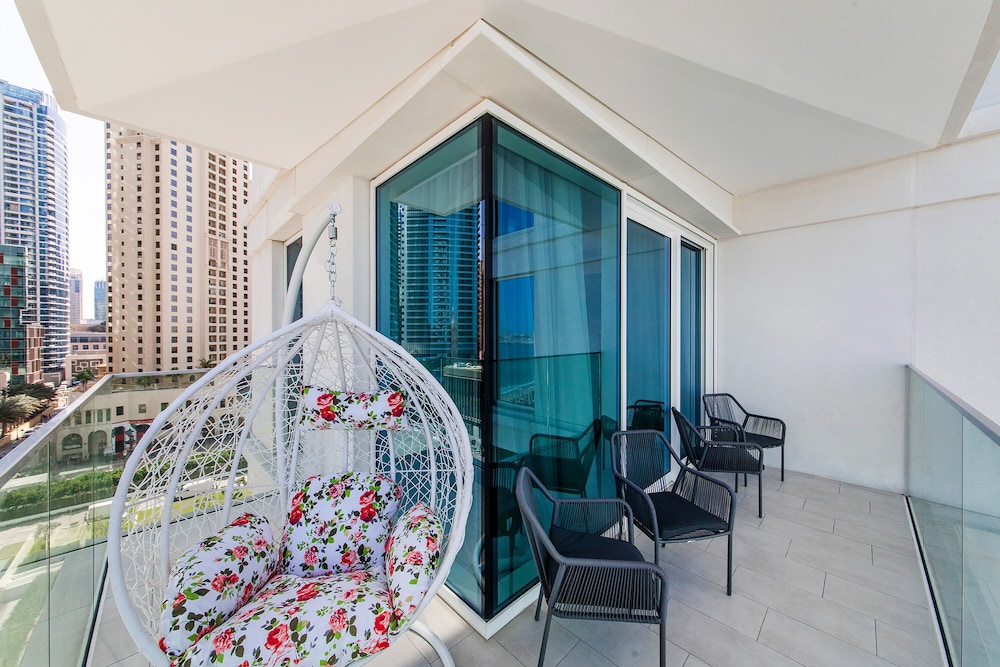 Elite 2BR at La Vie with sea view photo 4