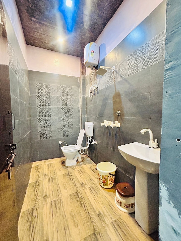 AGRAWAL INN Guest House