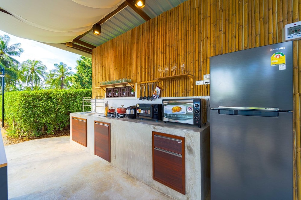 Fantastic 7 Bungalow Private Resort BR7