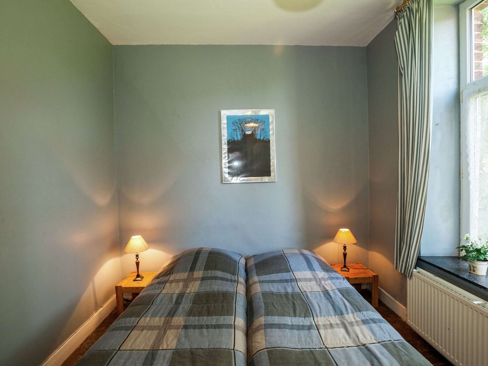 Spacious Holiday Home With Garden view 3