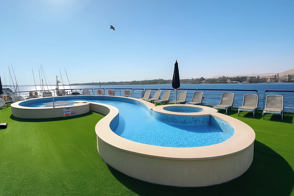Nile Cruise Rene, Every Wednesday from Aswan for 3 nights and every Saturday from Luxor for 4 nights, including three meals