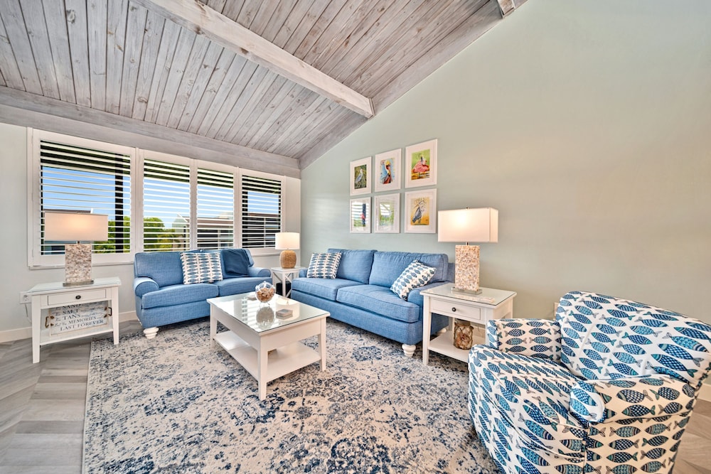 Loggerhead Cay 443 Pet Friendly on the Beach