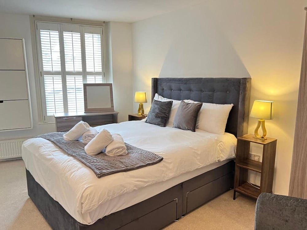 The Heart of Kensington Mews - Private House-Centrally Located-Great Transport