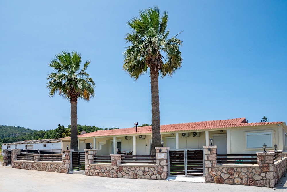 Absinthia Fanes Residences